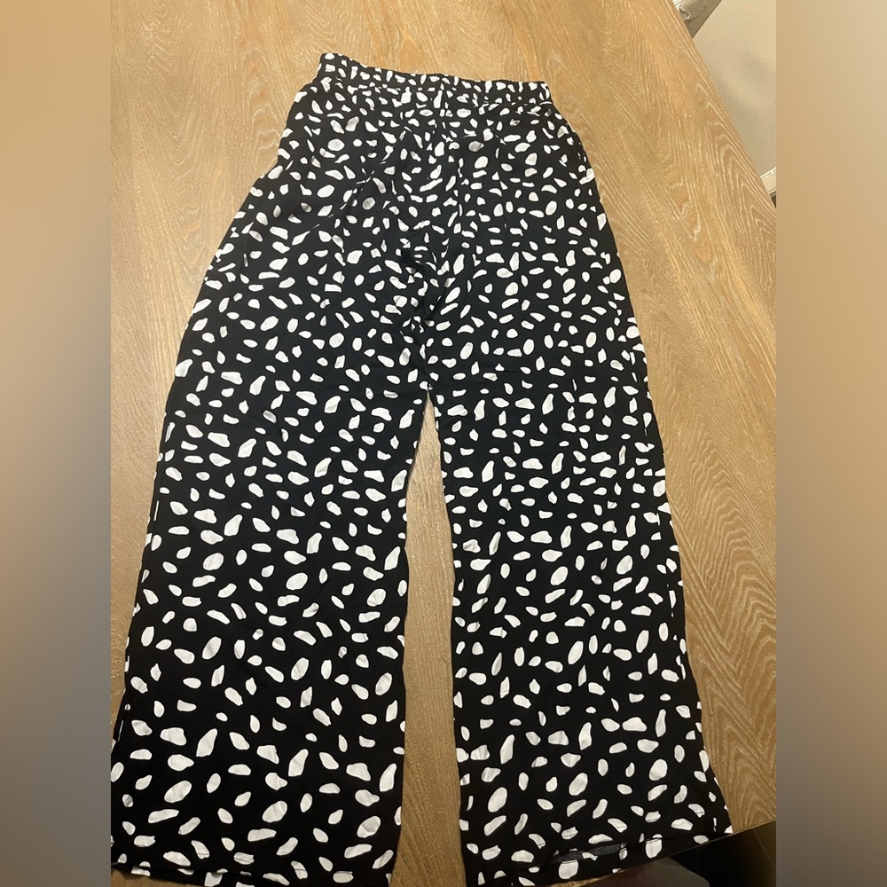 Black and white pants